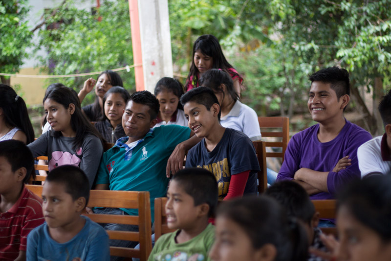 Estudiantes residentes de la "Casa del Niño Indigena: Emiliano Zapata" en Atlamajac