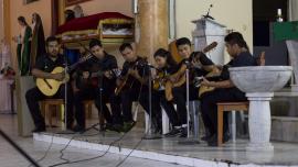 Orquesta Infantil y Juvenil de Guitarras "Tlappan" durante su presentación en Tlapa.