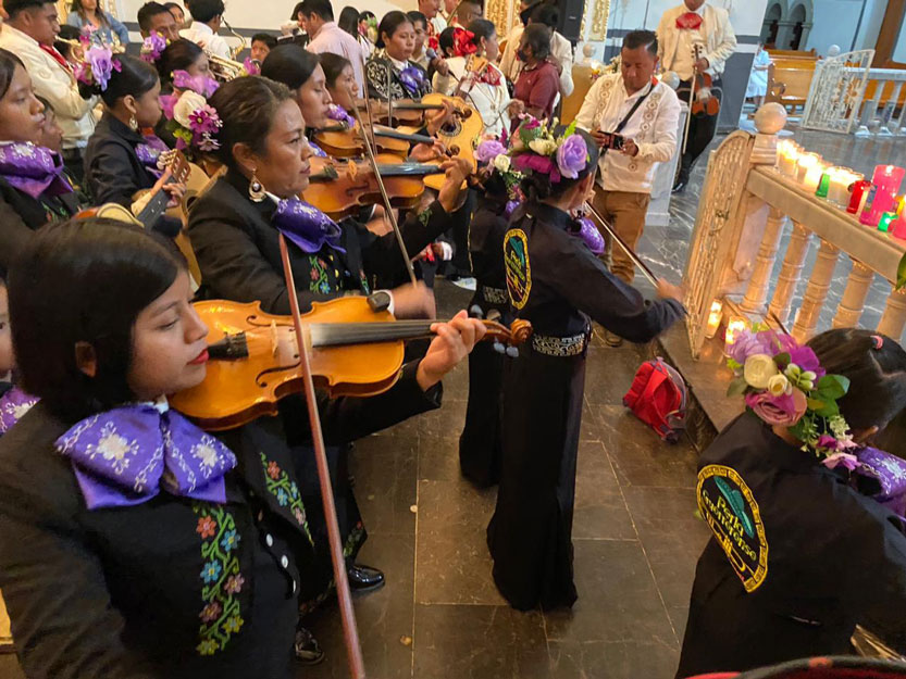 Mariachi Femenil Perla Guerrerense