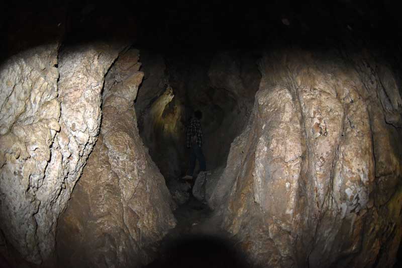 Interior de la cueva ubicada en la Kawa Laki