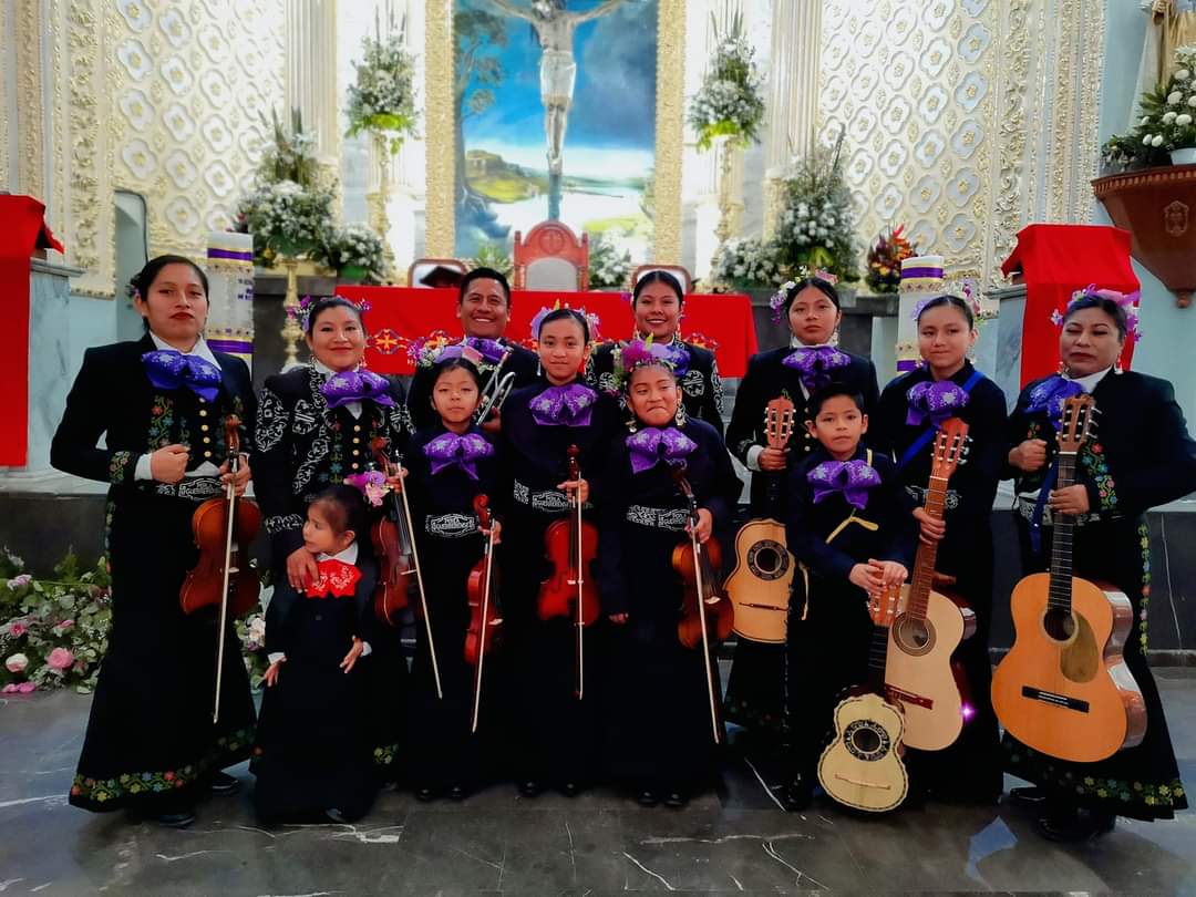 Mariachi Femenil Perla Guerrerense