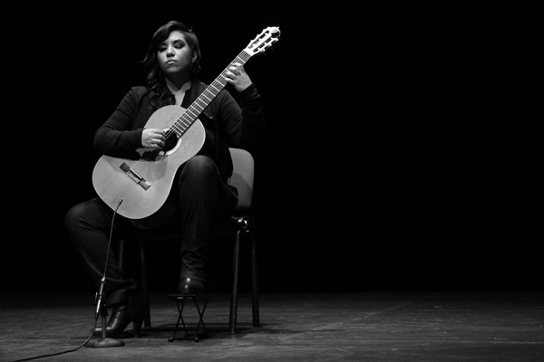 Alejandra Moreno en el 1er Festival de Guitarras "Mekahuehuetl"