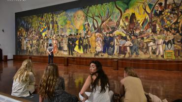La exposición "Juegos, sueños y una tardeada en la Alameda Central" en el Museo Mural Diego Rivera  