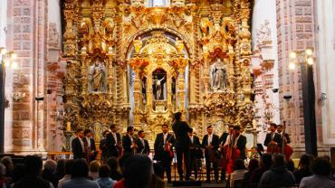 El Templo la Valenciana vibra con la sinfonía “Entre Cuerdas” 