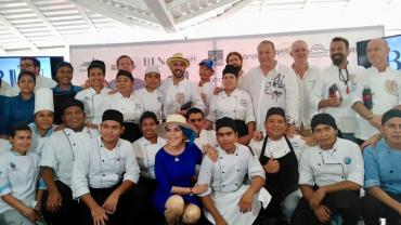 Chefs festejan el 10° aniversario del Festival de Pescados y Mariscos