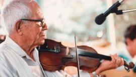 Juan Reynoso, un violín calentano