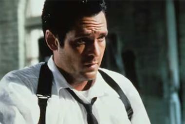 El momento que lo hizo leyenda: Michael Madsen como Mr. Blonde en la escena más perturbadora de 'Reservoir Dogs'. Clásico del cine de culto