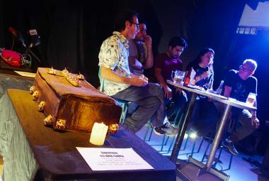 Mesa de diálogo sobre arte contemporáneo en Acapulco con Manuel Maciel, Jorge Alfaro, Luis Vargas Santa Cruz, Yadín Rodríguez y Jeanette Rojas.